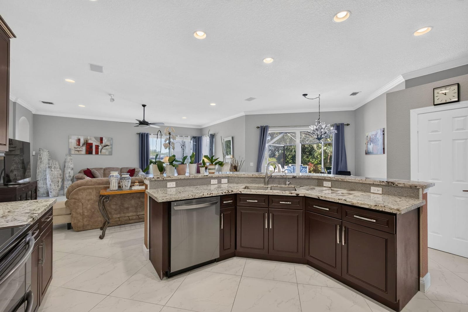 11910 Torreyanna Circle — photo 4