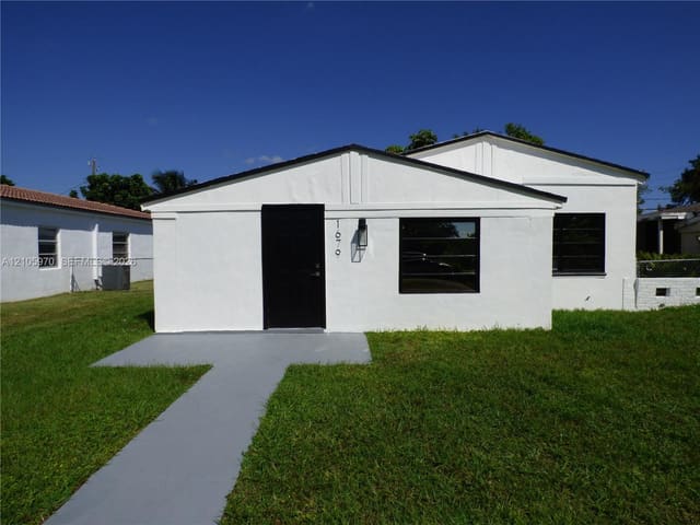 1679 NE 180th Street, North Miami Beach, FL 33162