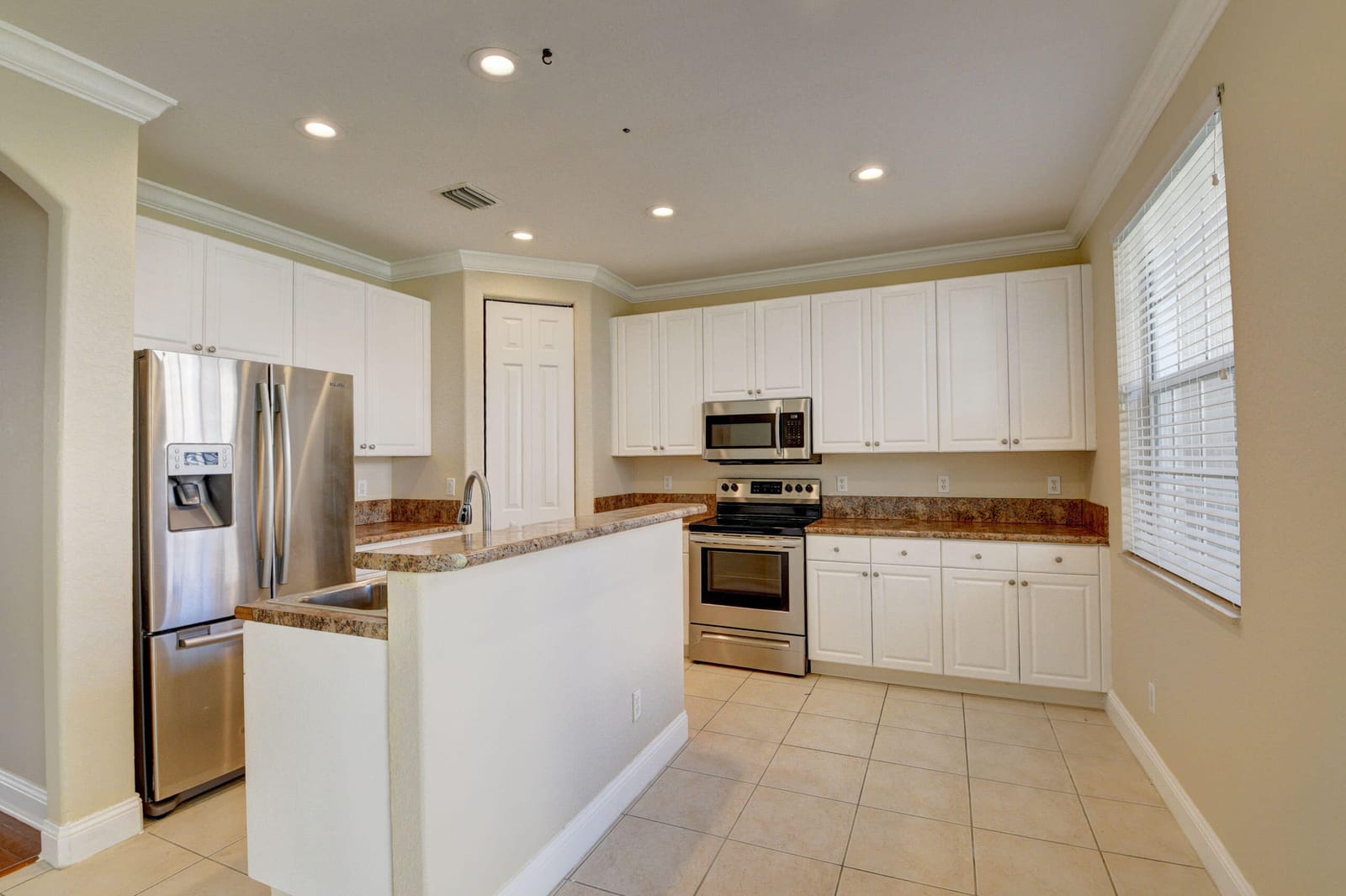 4353 Legacy Court, Delray Beach, FL 33445 photo 2