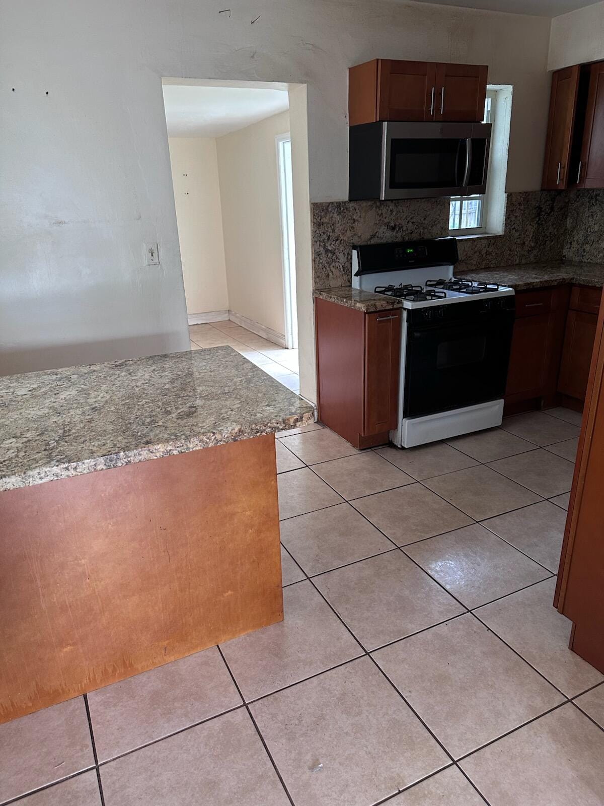 9229 NW 33RD AVE Road — photo 4
