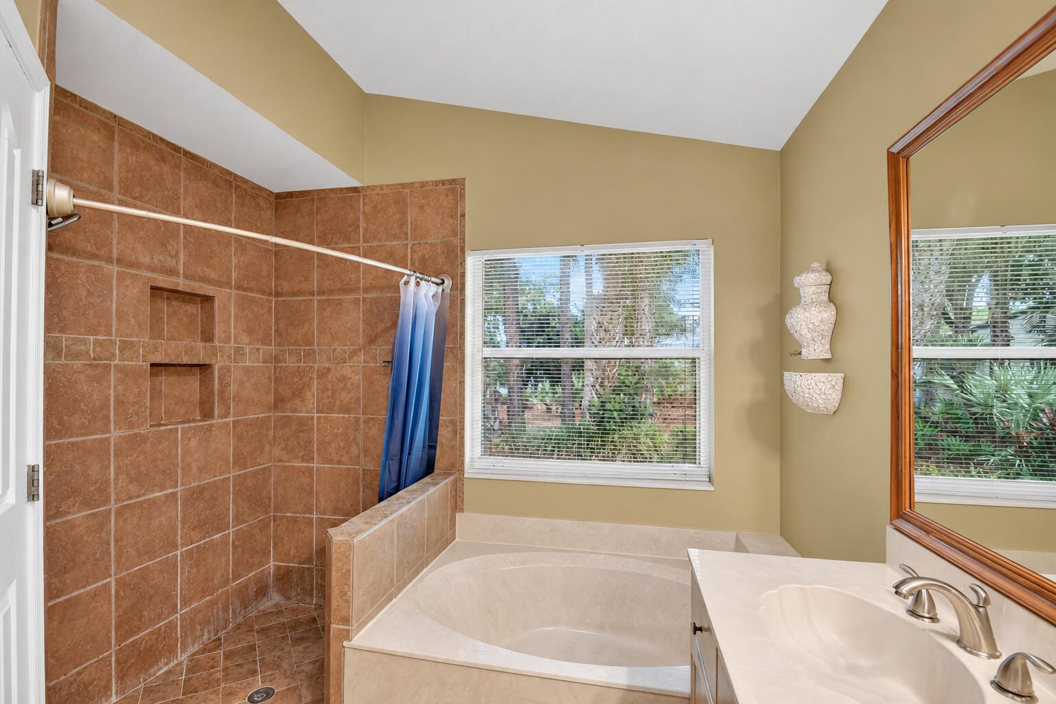 174 HARBOR LAKE Circle — photo 11