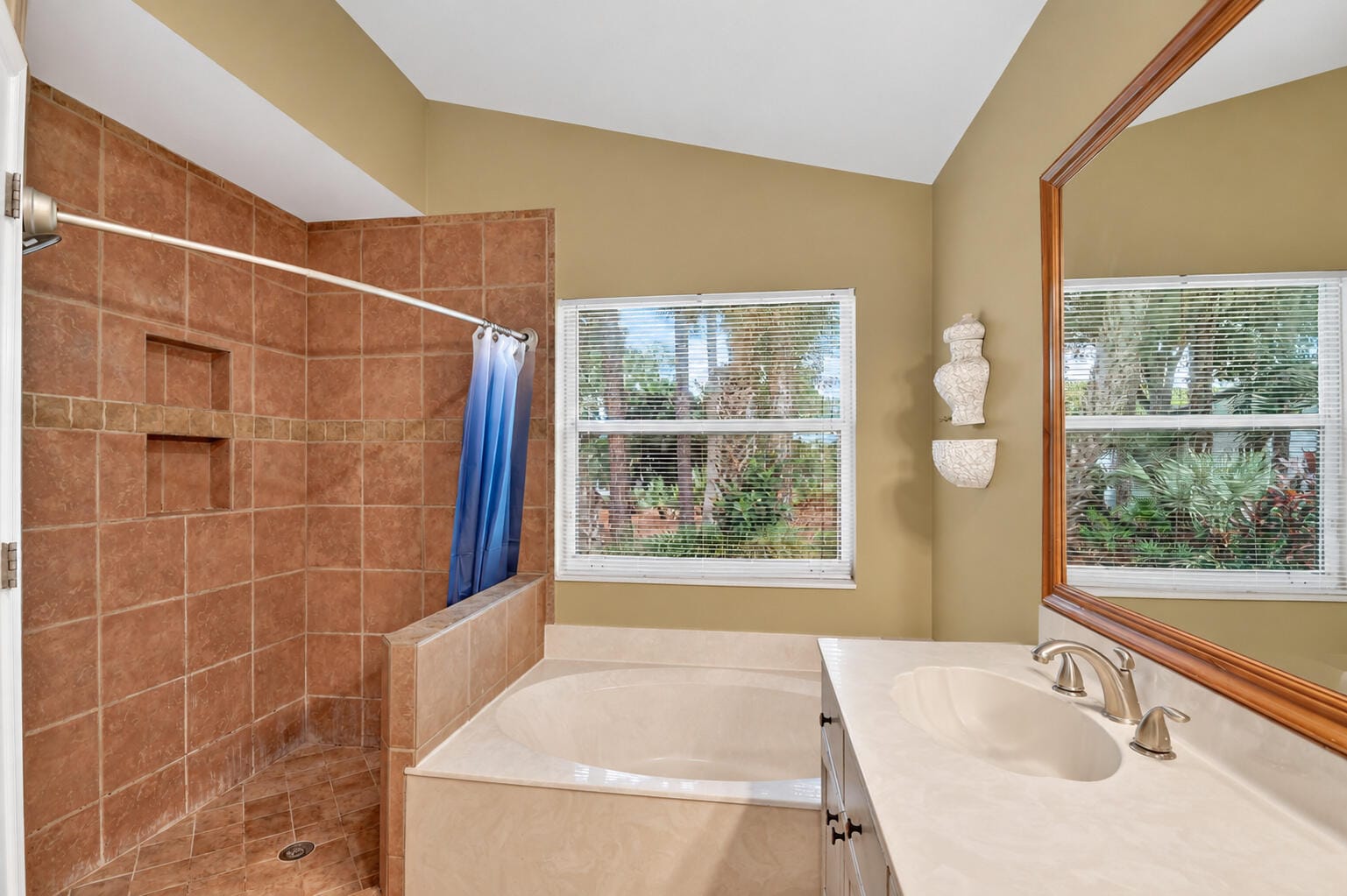 174 HARBOR LAKE Circle — photo 12