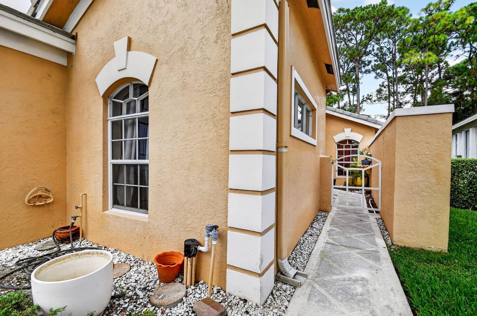 174 HARBOR LAKE Circle — photo 4