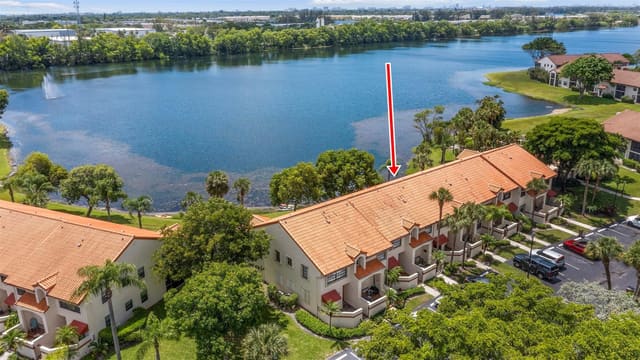 405 LIBERTY Court 405, Deerfield Beach, FL 33442
