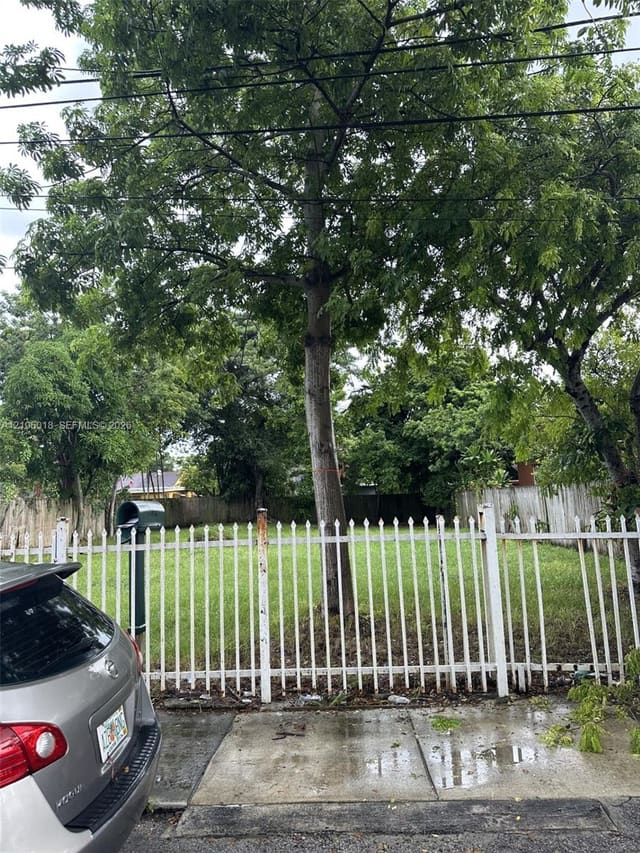 1738 NW 31st Street, Miami, FL 33142