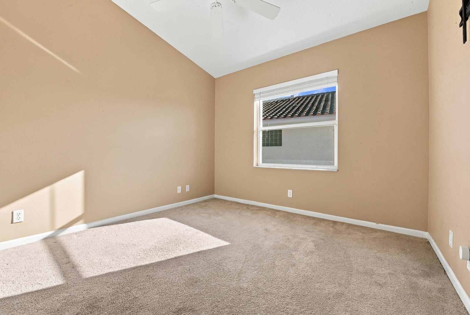 6563 Kings Creek Terrace — photo 9