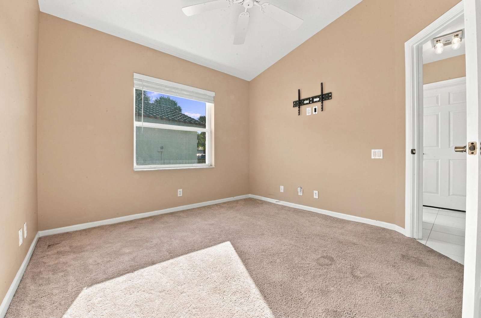 6563 Kings Creek Terrace — photo 10