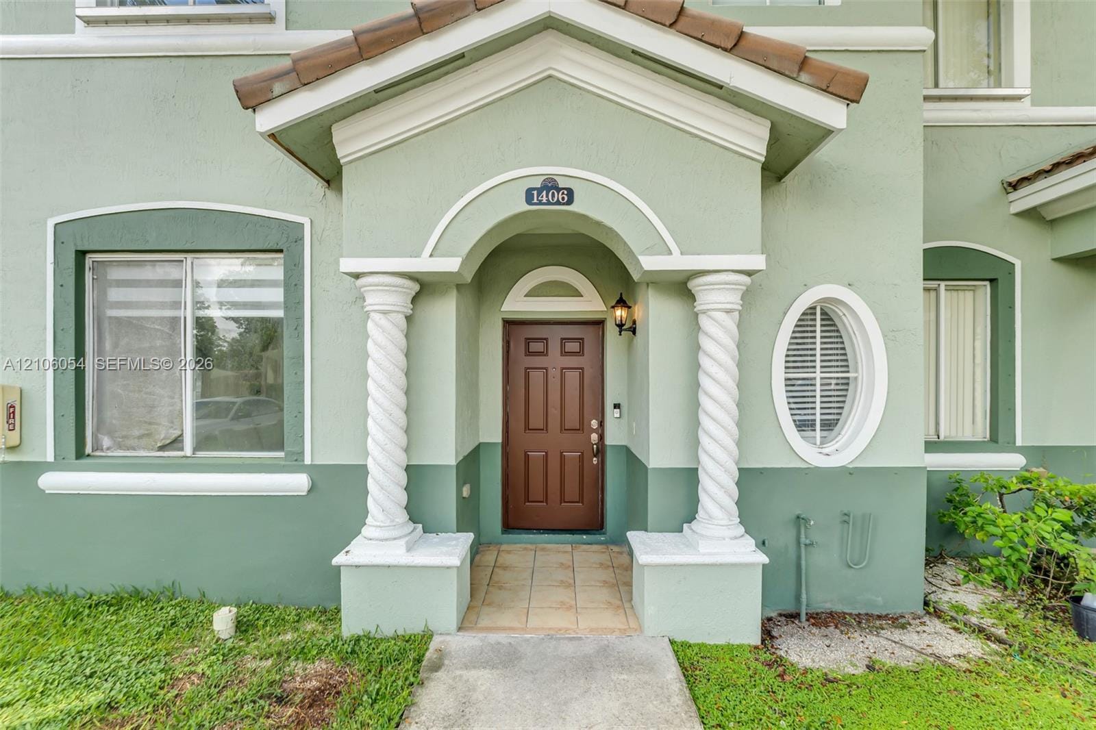 1406 SE 26th Court 311 — photo 3