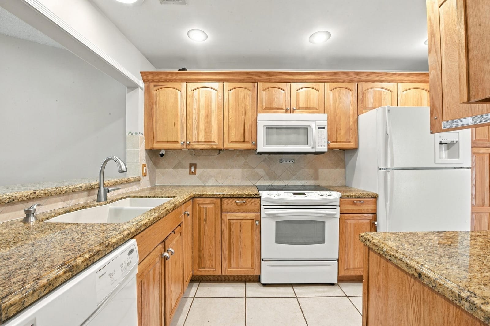 6911 Consolata Street — photo 8
