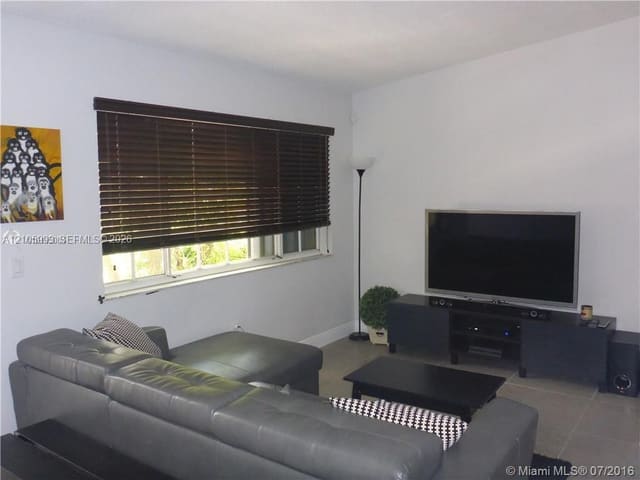 6880 NW 166th Terrace 1001, Miami Lakes, FL 33014