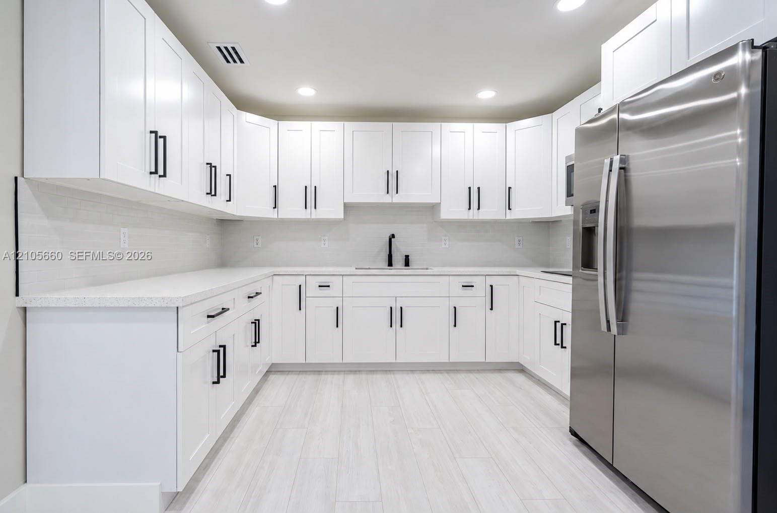 1550 NE 9th Court — photo 7