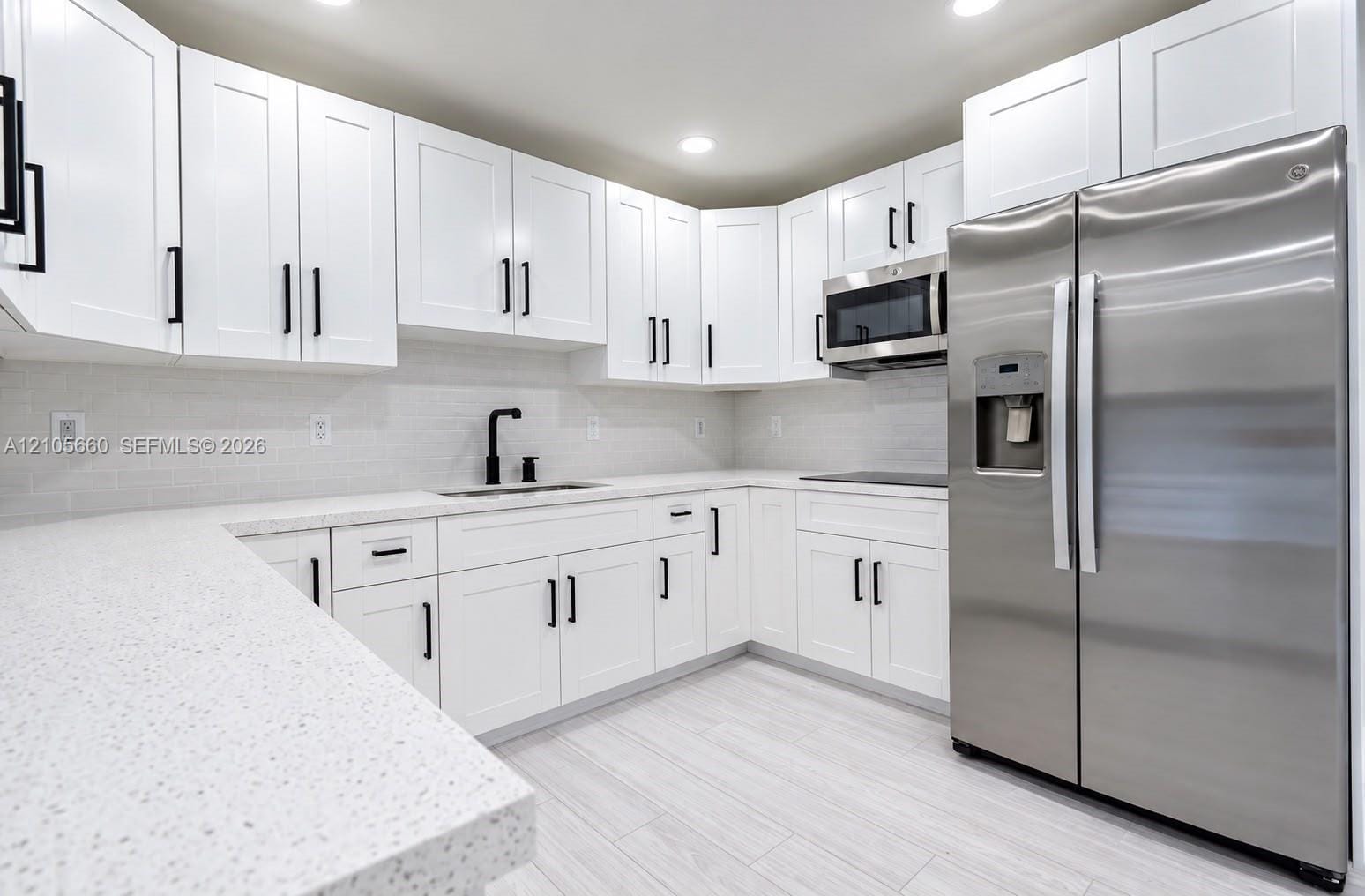 1550 NE 9th Court — photo 8