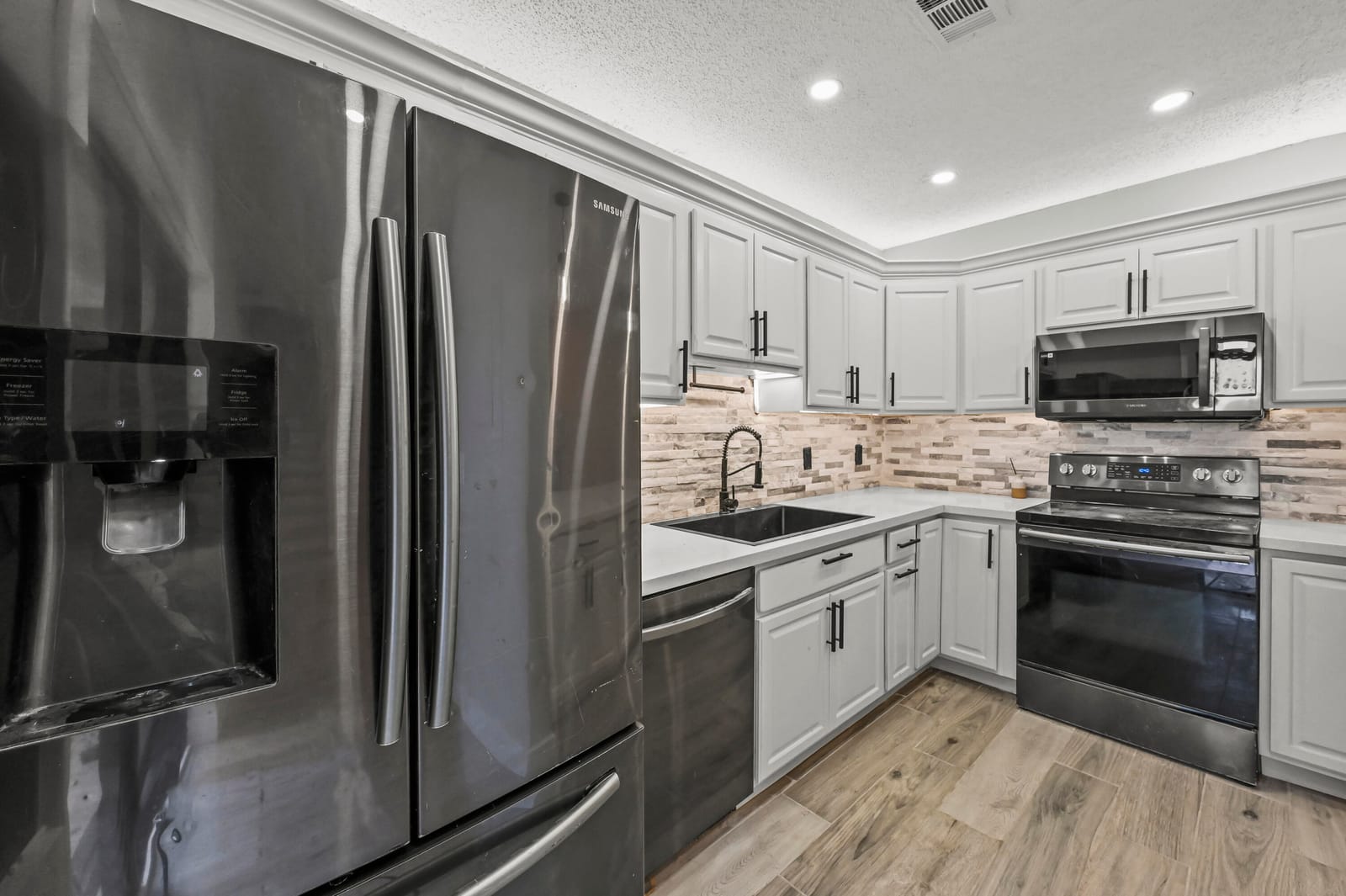 301 MIRAMAR Lane C1 — photo 2