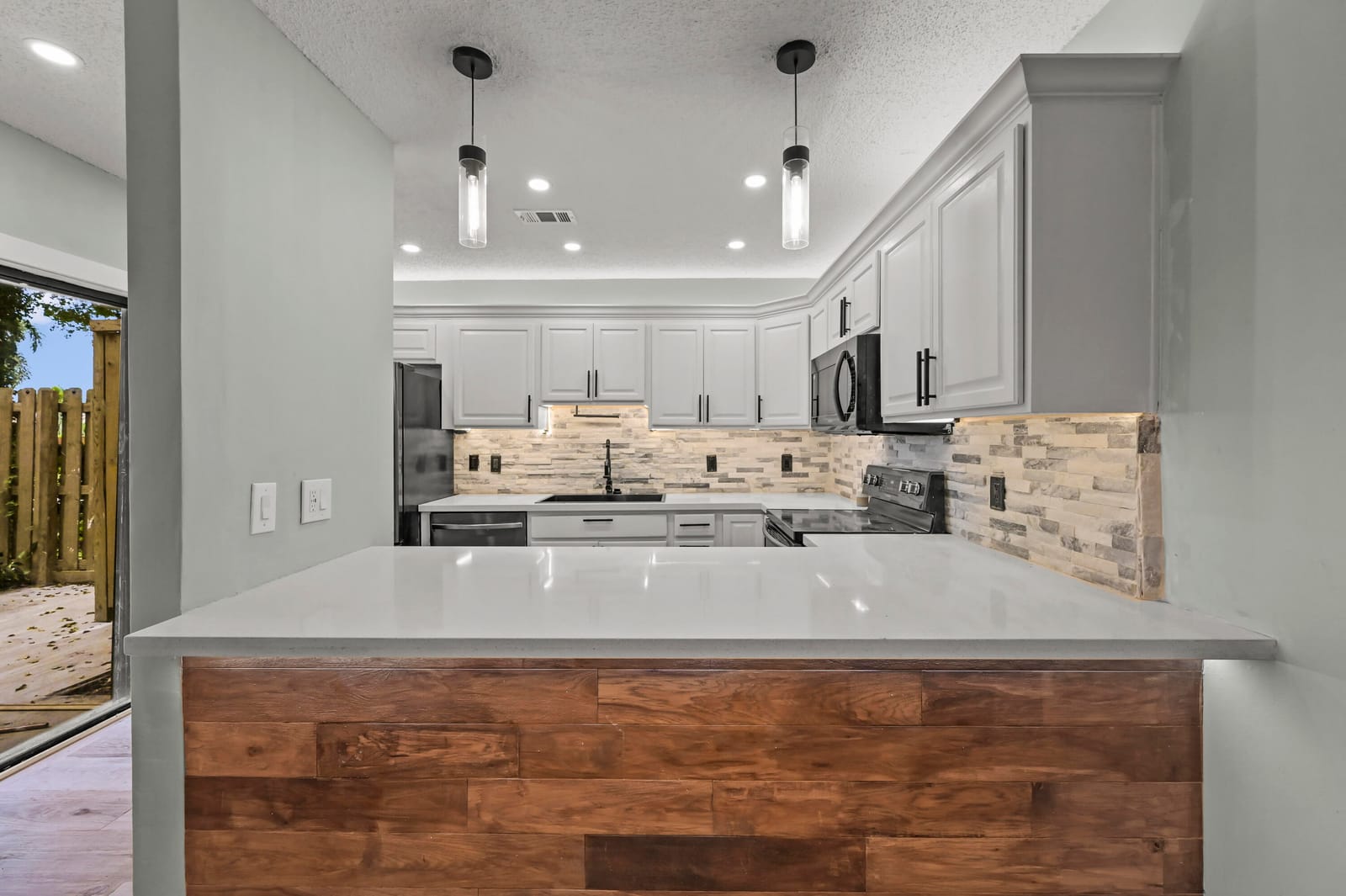 301 MIRAMAR Lane C1 — photo 3