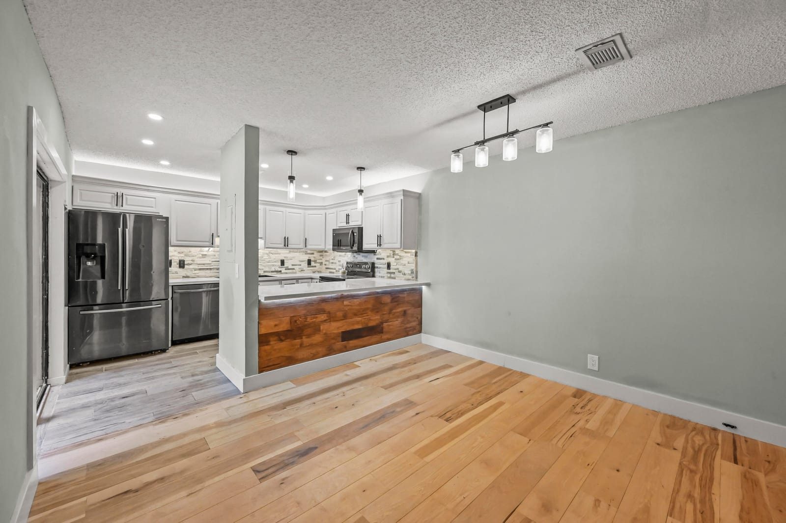301 MIRAMAR Lane C1 — photo 4