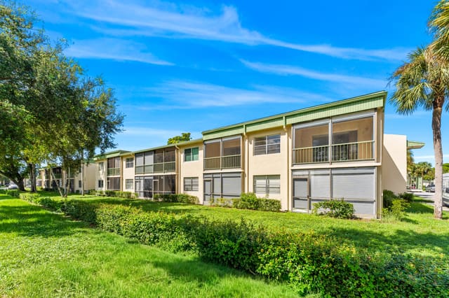 4148 NW 90th Avenue 201, Coral Springs, FL 33065