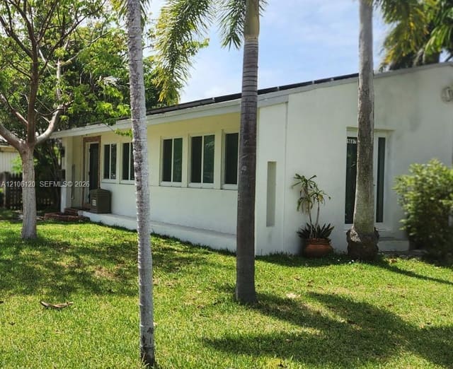 1607 Moffett Street, Hollywood, FL 33020