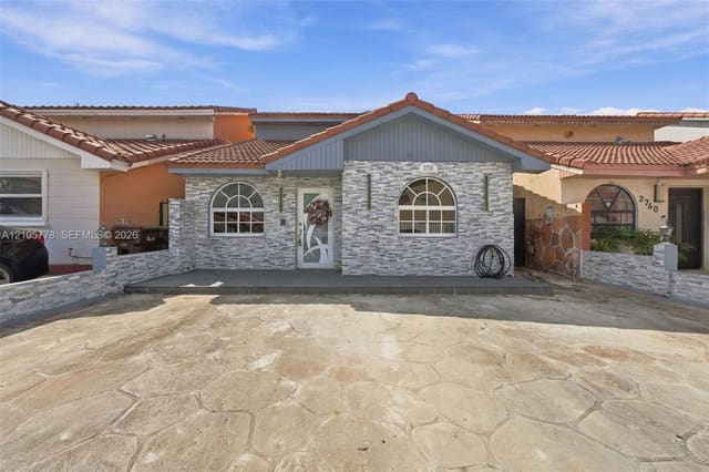 2756 W 54th Street, Hialeah, FL 33016