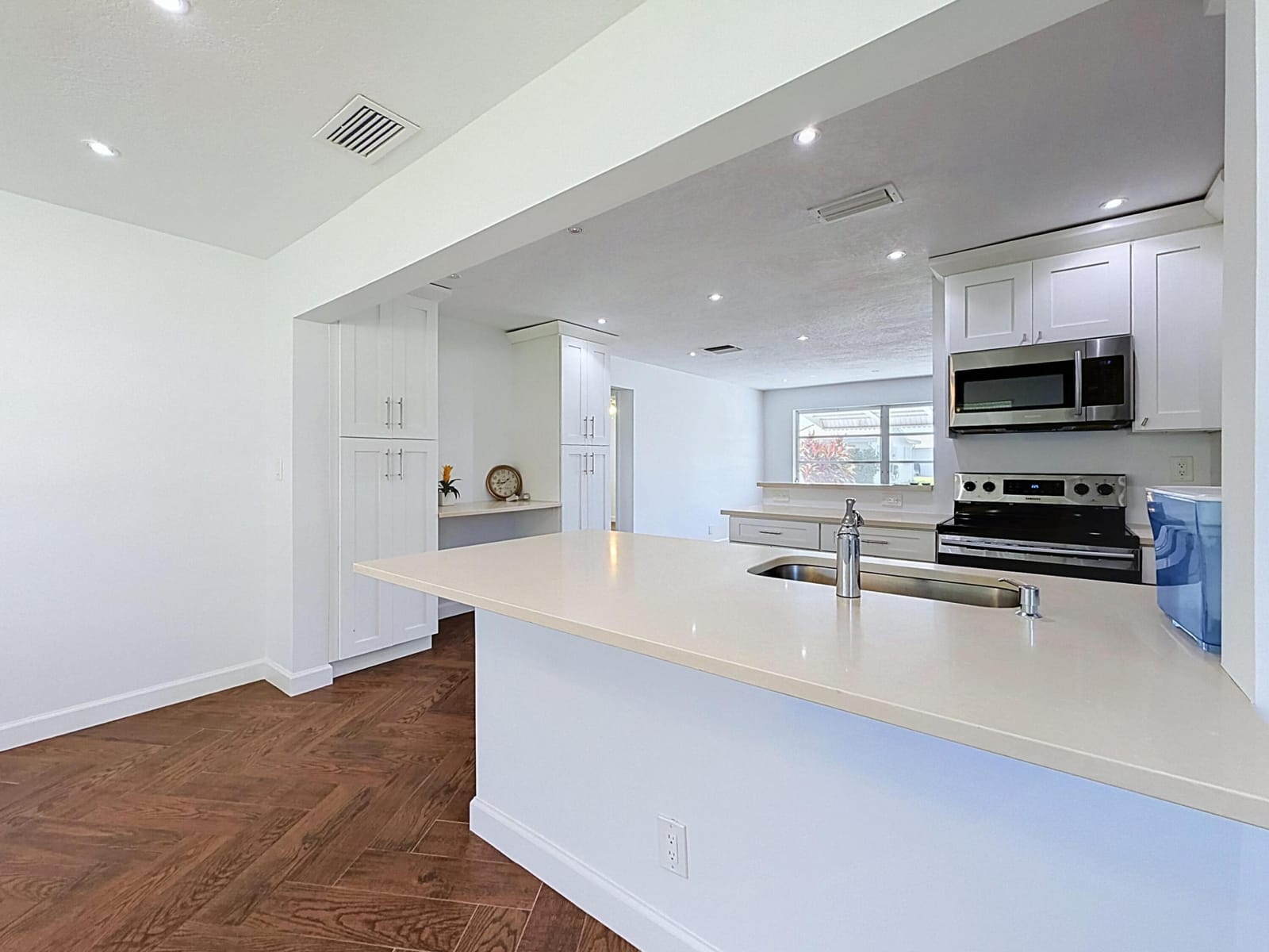 813 SW 5TH Court — photo 8