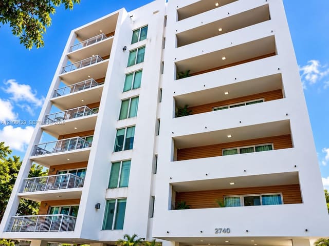 2740 SW 28th Terrace 307, Miami, FL 33133