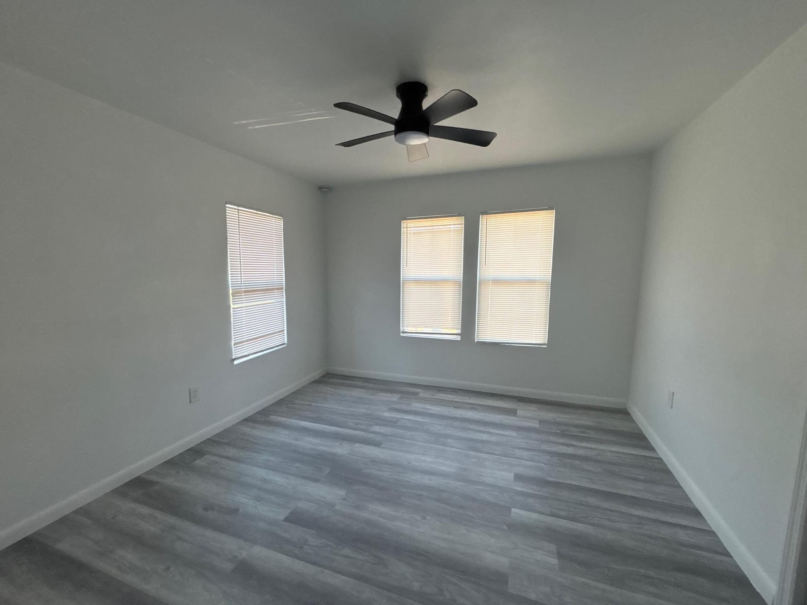 319 N 11TH Street, Fort Pierce, FL 34950 photo 17