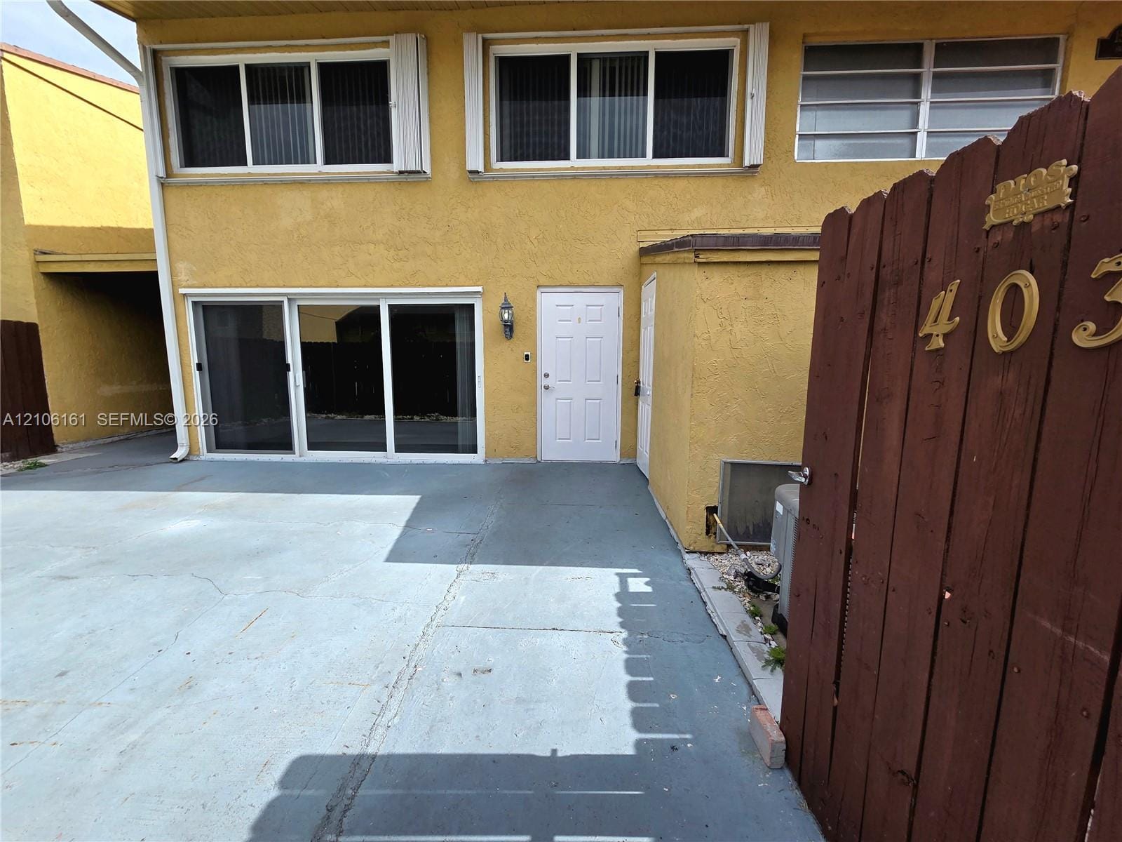 15460 SW 82nd Lane 403 — photo 1