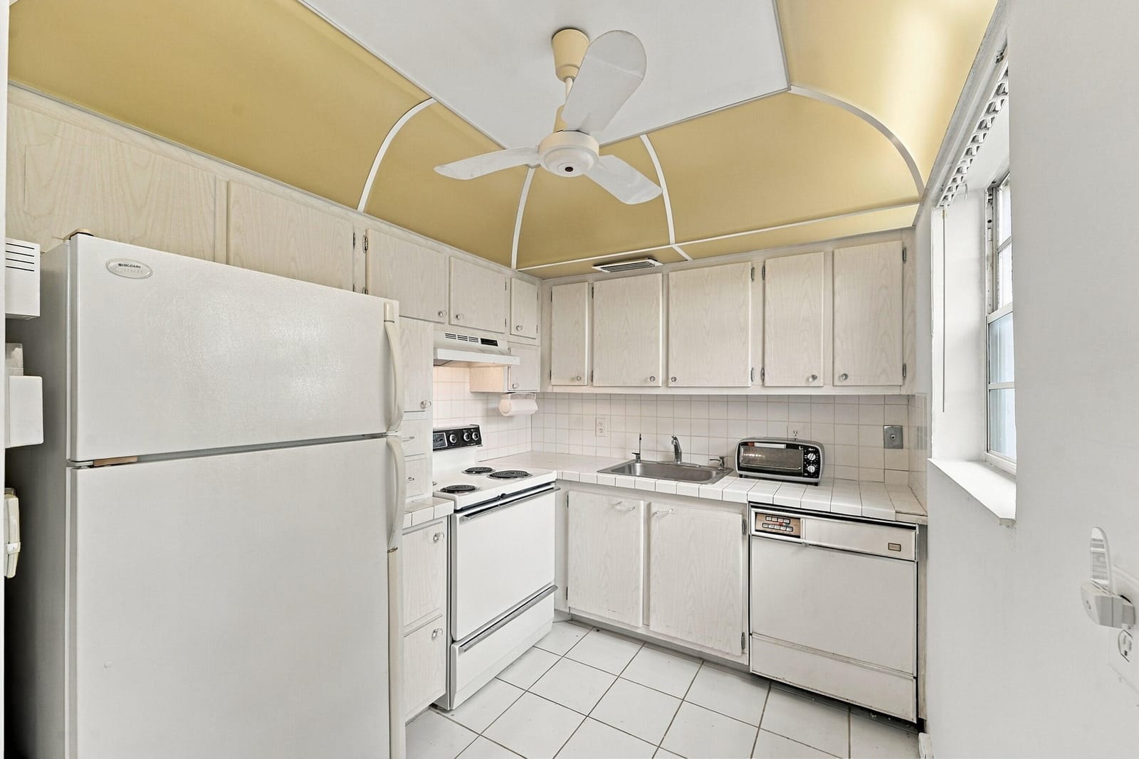116 LYNDHURST F 116 — photo 10
