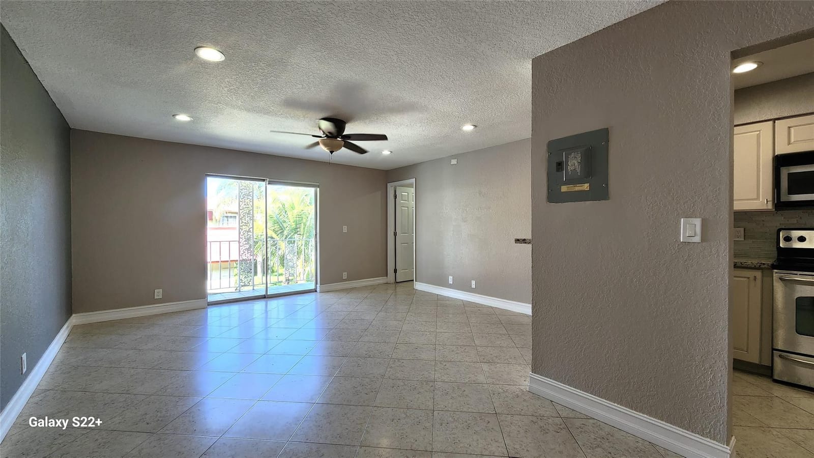 501 SE 8th Street — photo 2