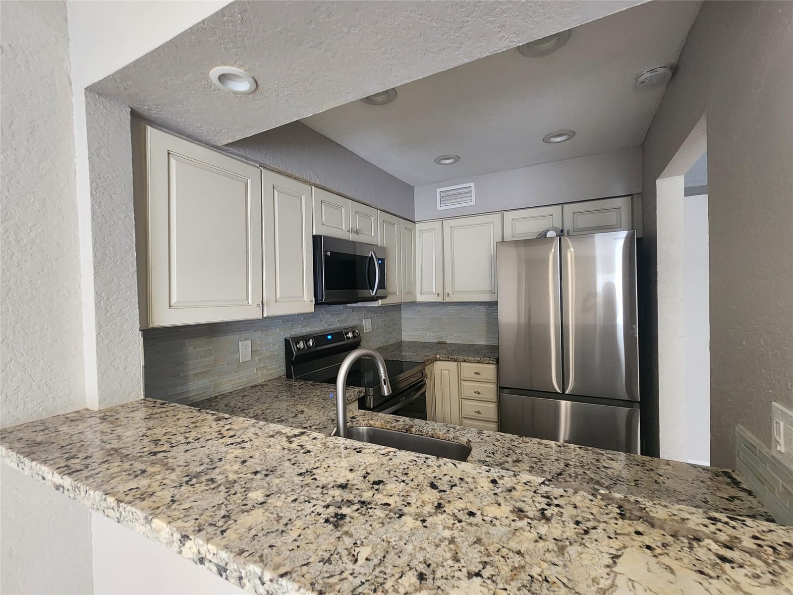 501 SE 8th Street — photo 4
