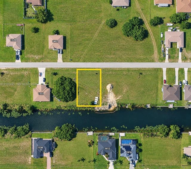 1407 NE 8th Place, Cape Coral, FL 33909