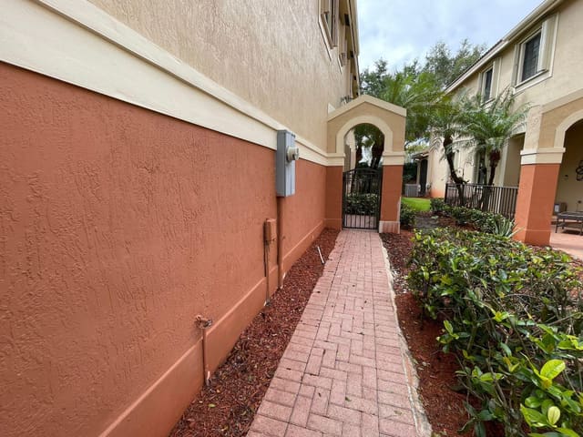 4158 FOREST Drive, Weston, FL 33332