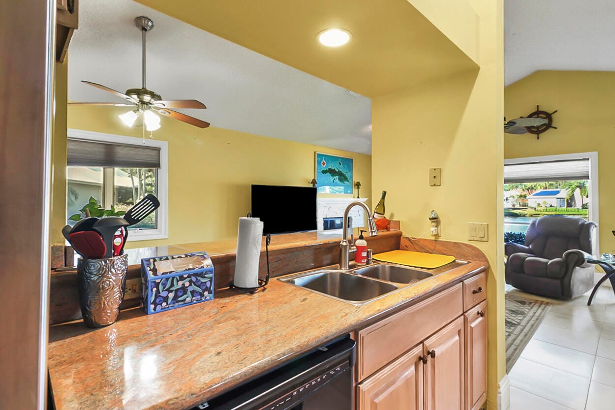10691 SE JUPITER NARROWS Drive — photo 8