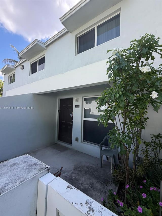 1969 NW 5th Place 433, Miami, FL 33136