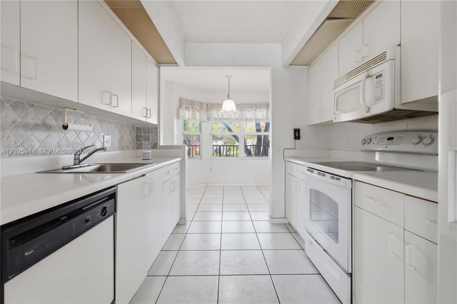 701 SW 141st Avenue 203R, Pembroke Pines, FL 33027