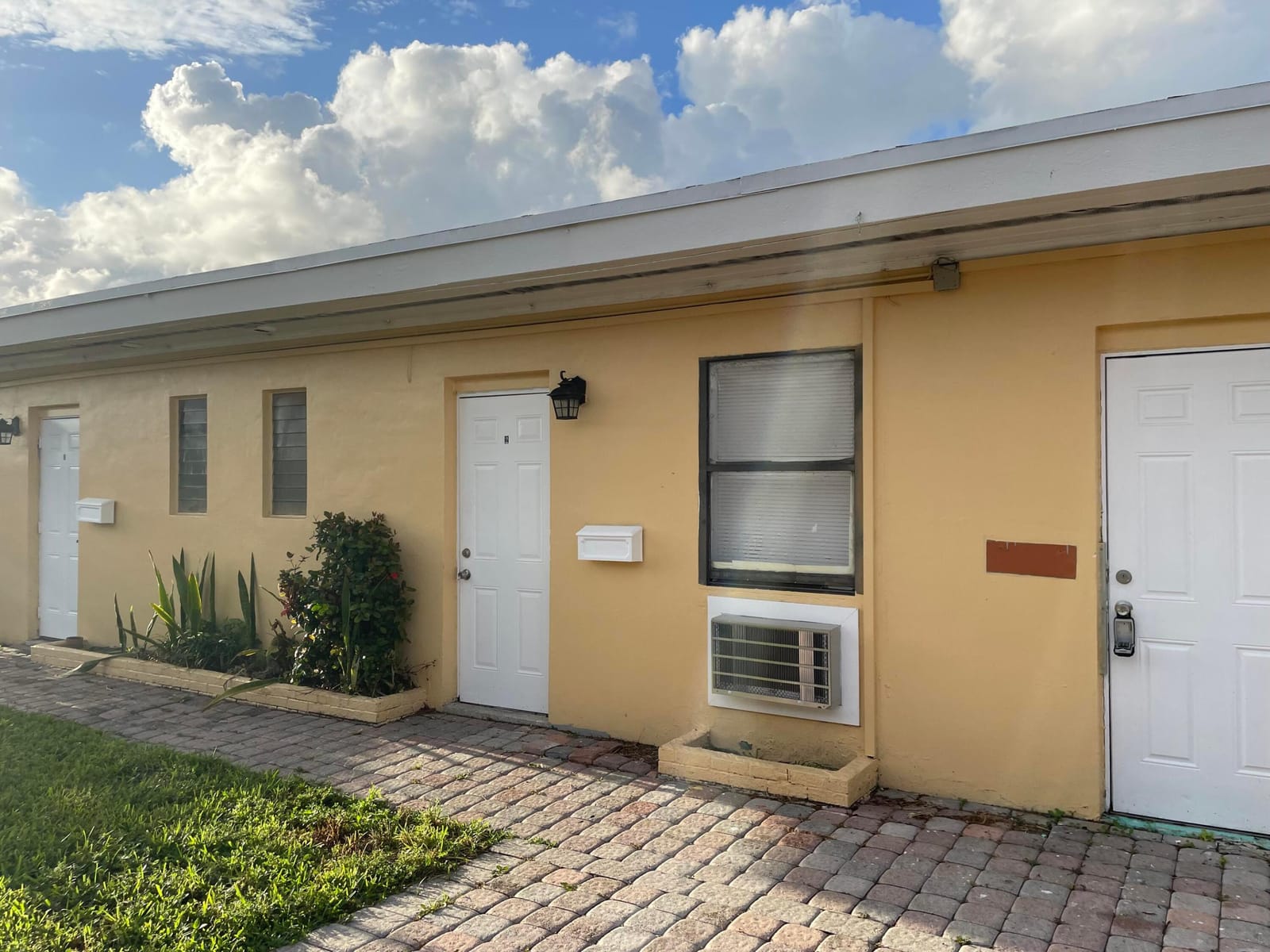 3300 Broadway Avenue 2, West Palm Beach, FL 33407