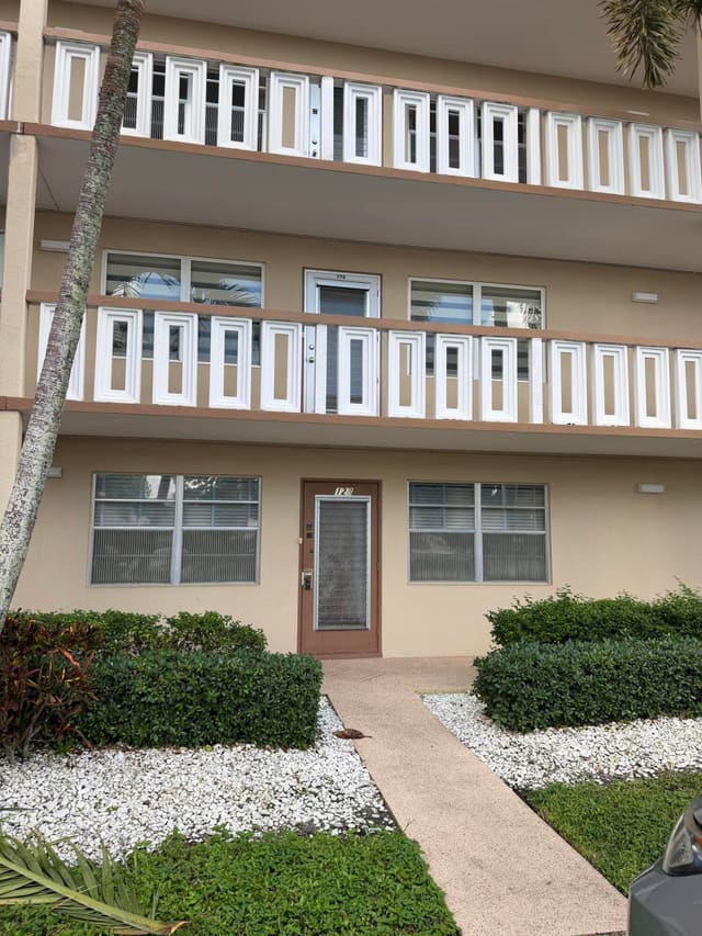 128 Wellington G, West Palm Beach, FL 33417