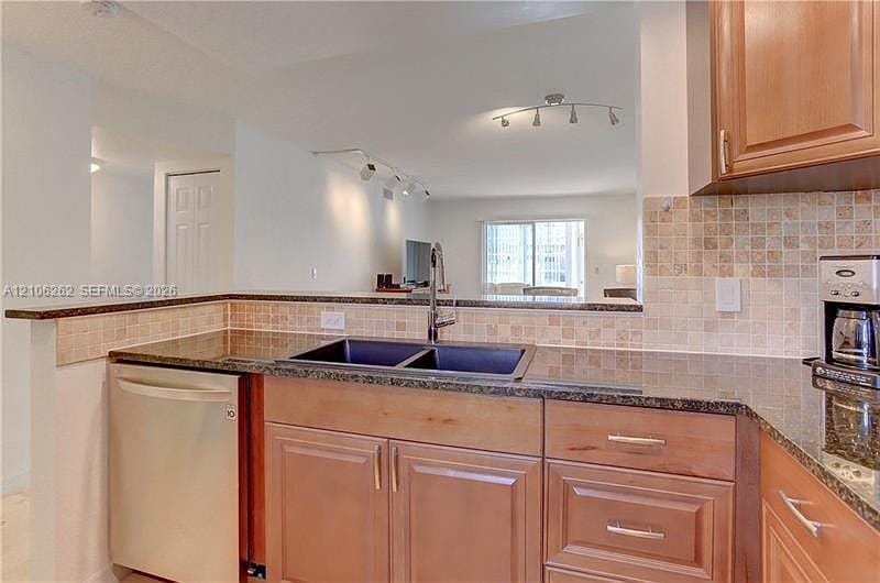 2212 NE 1st Way 101, Boynton Beach, FL 33435 photo 3