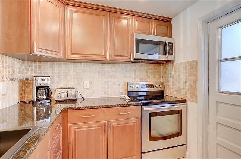 2212 NE 1st Way 101, Boynton Beach, FL 33435 photo 6
