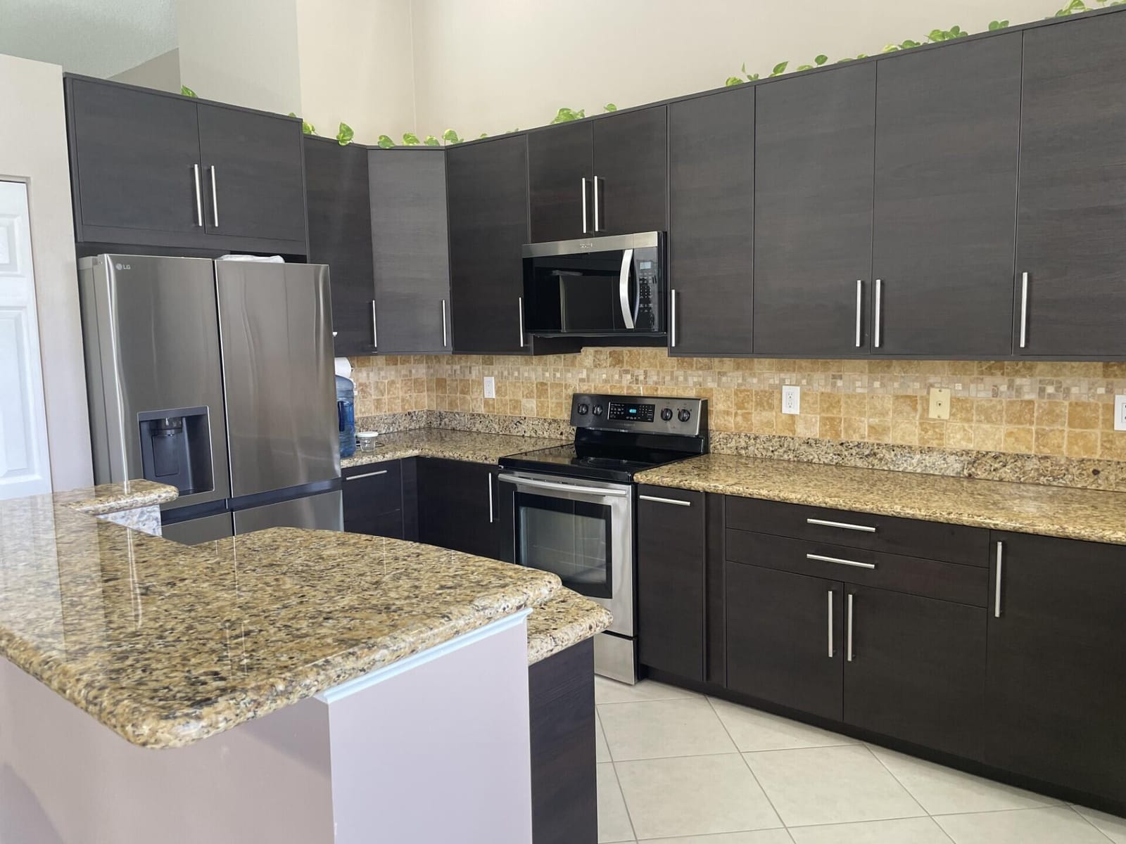 9514 Lago Drive — photo 2