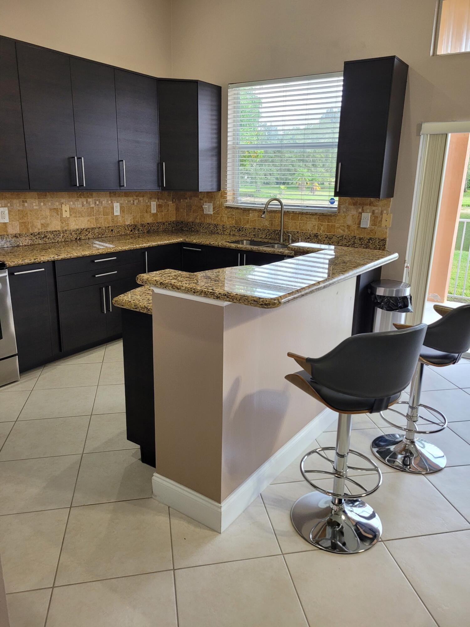 9514 Lago Drive — photo 3