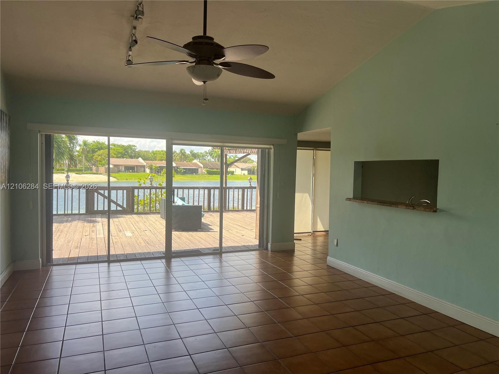 11824 SW 123rd Avenue . — photo 3