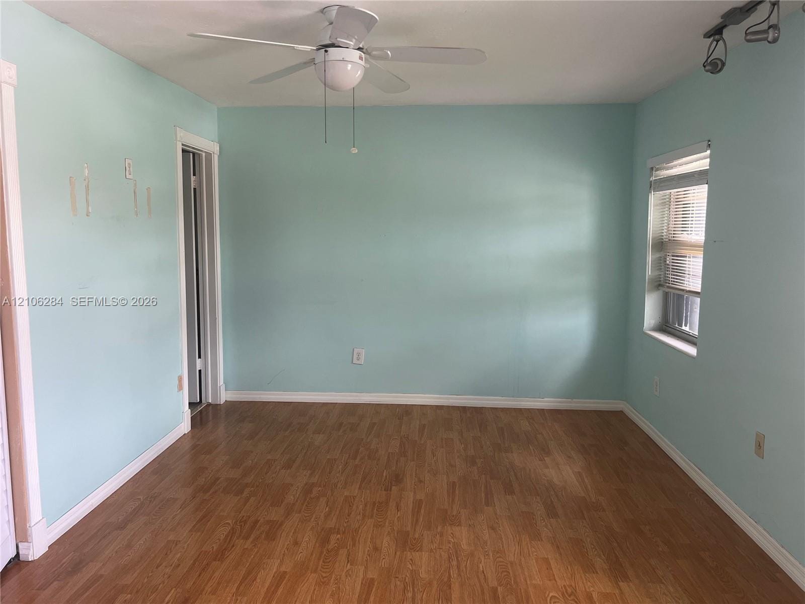 11824 SW 123rd Avenue . — photo 4