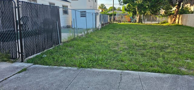 1009 STATE Street, West Palm Beach, FL 33407