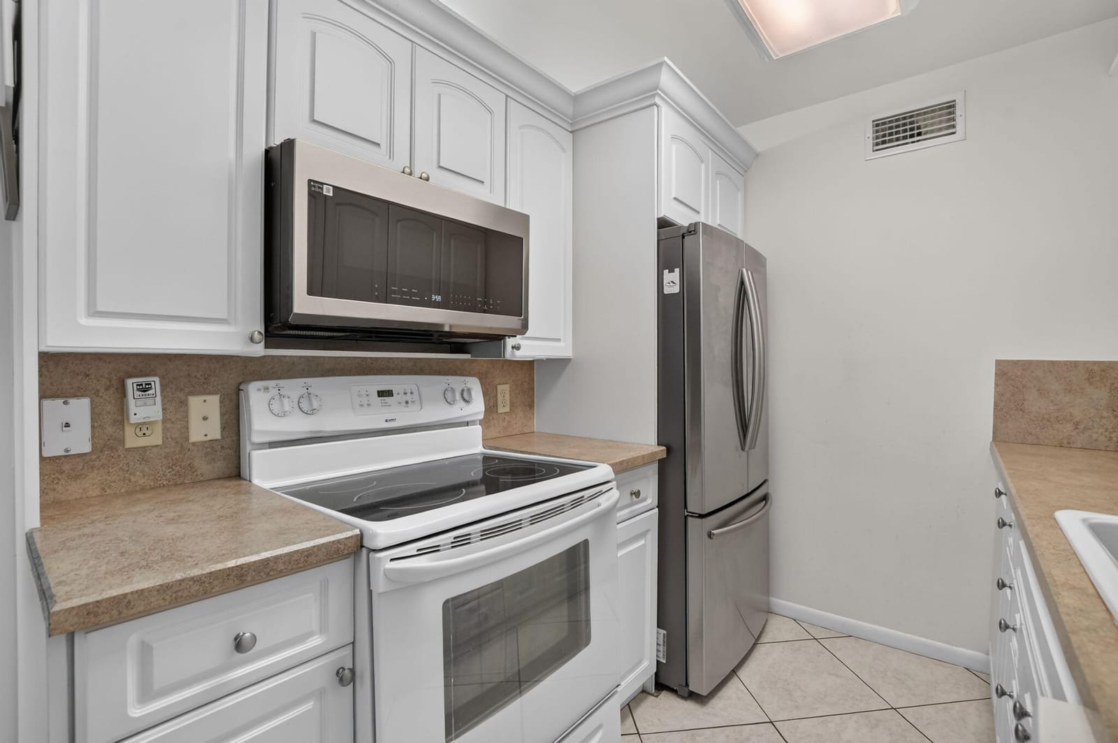 2025 Cornwall B, Boca Raton, FL 33434 photo 4