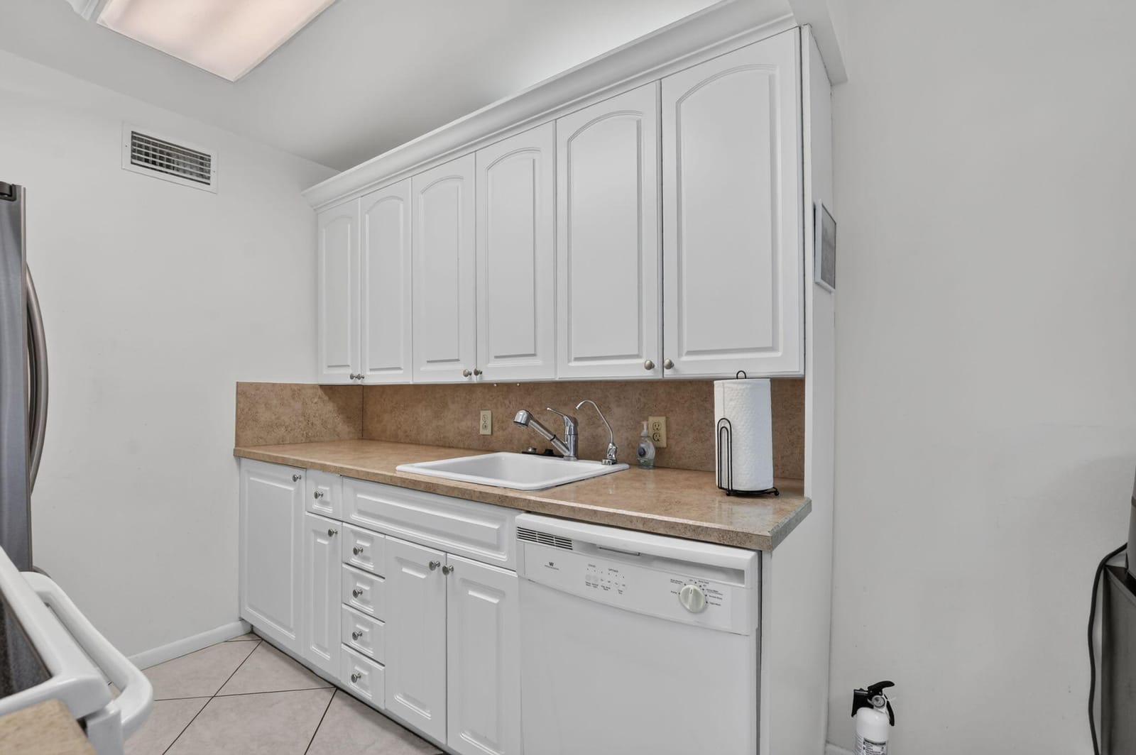 2025 Cornwall B, Boca Raton, FL 33434 photo 5
