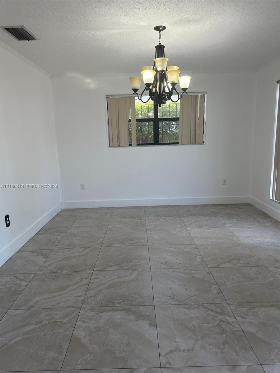 2500 W 8th Lane — photo 4