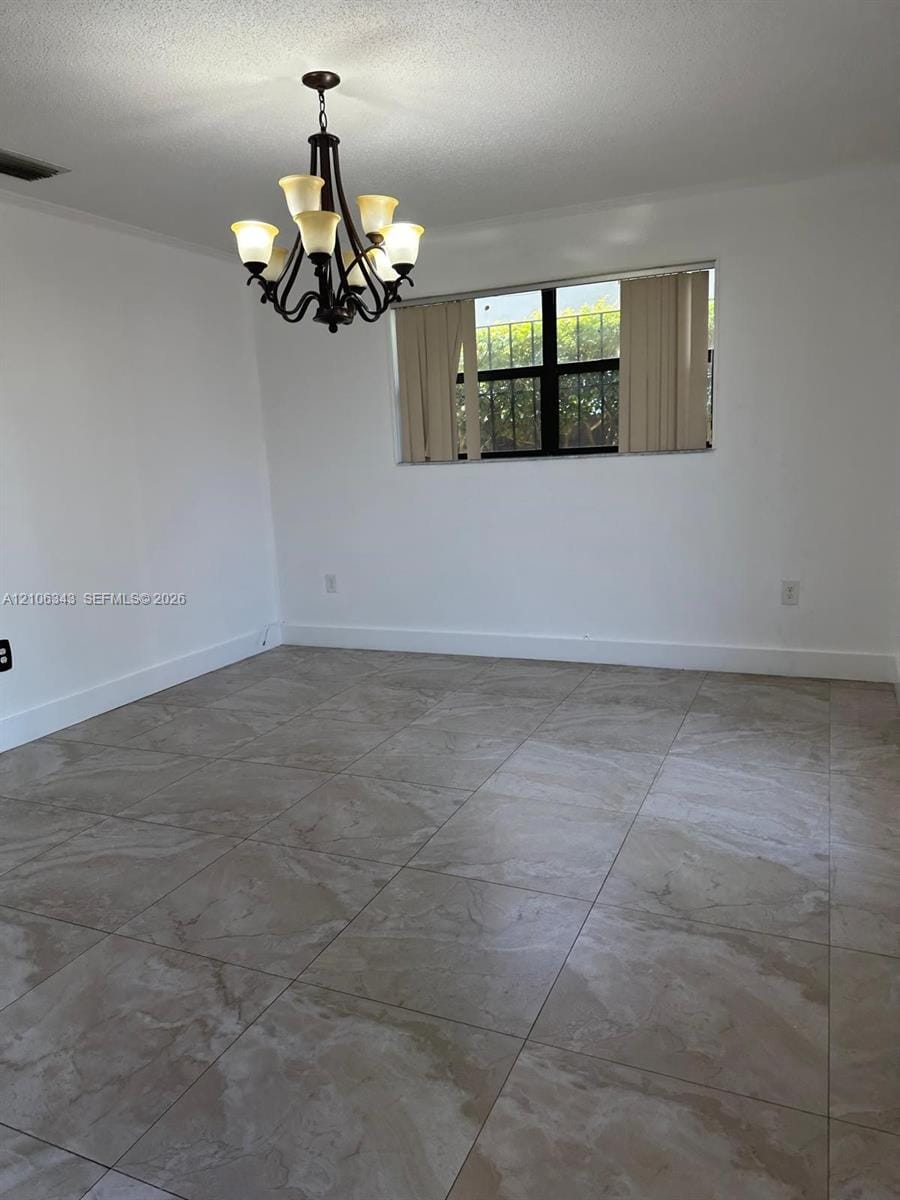 2500 W 8th Lane — photo 6