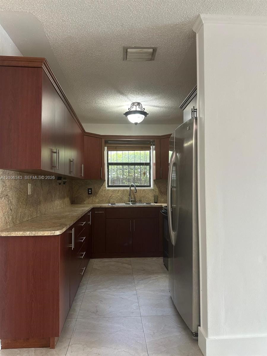 2500 W 8th Lane — photo 7