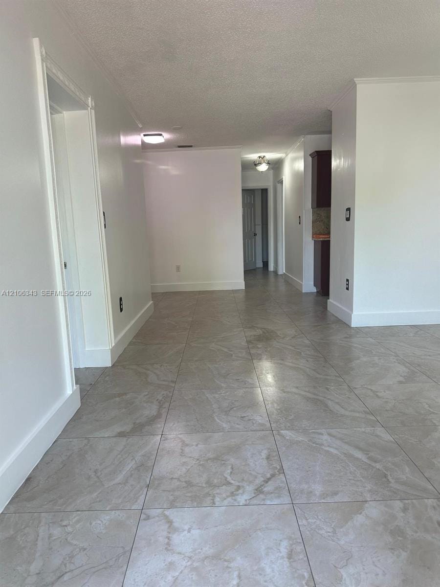 2500 W 8th Lane — photo 8