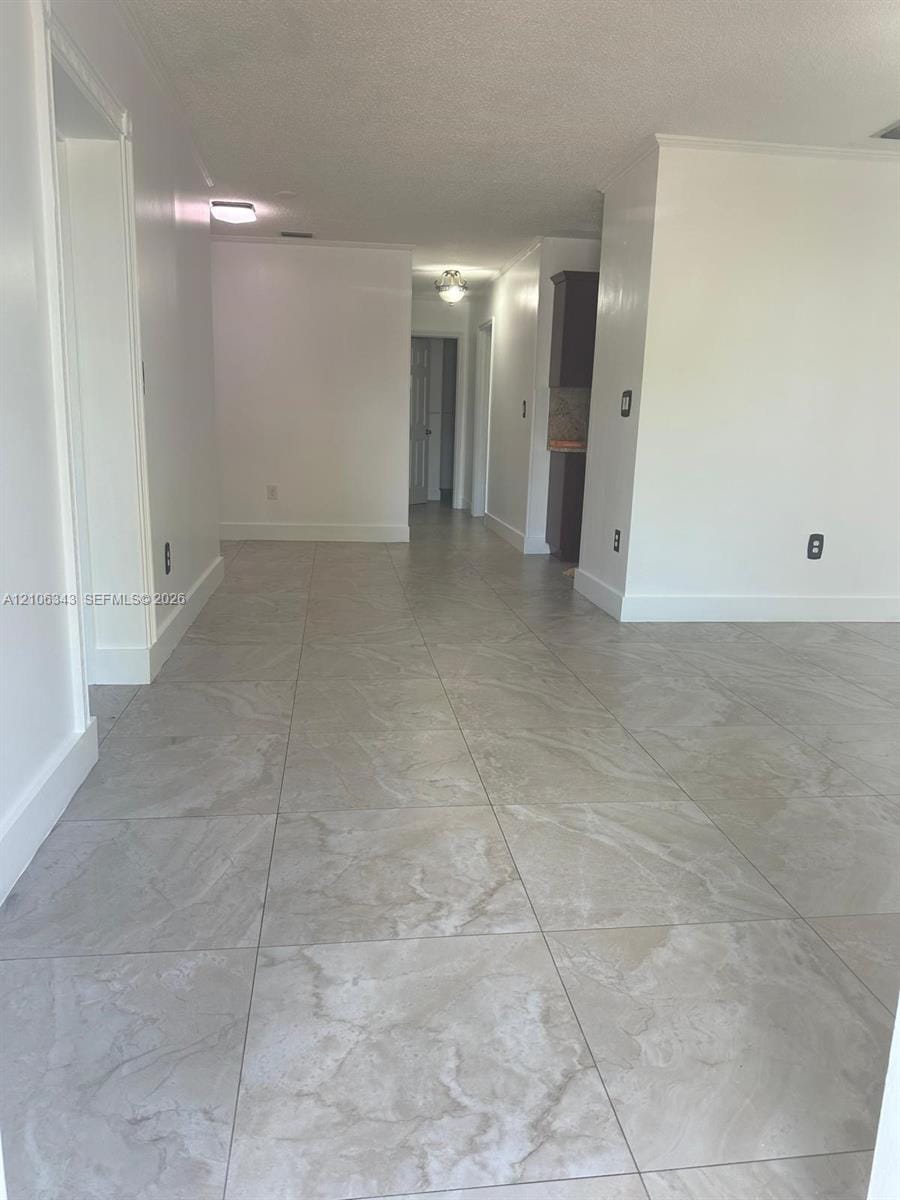 2500 W 8th Lane — photo 9